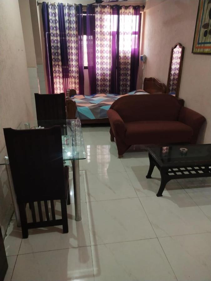 Mufis Homestay, Emerald Compound, New Palam Vihar-2 Gurgaon Dış mekan fotoğraf