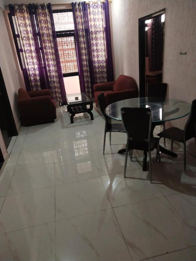 Mufis Homestay, Emerald Compound, New Palam Vihar-2 Gurgaon Dış mekan fotoğraf