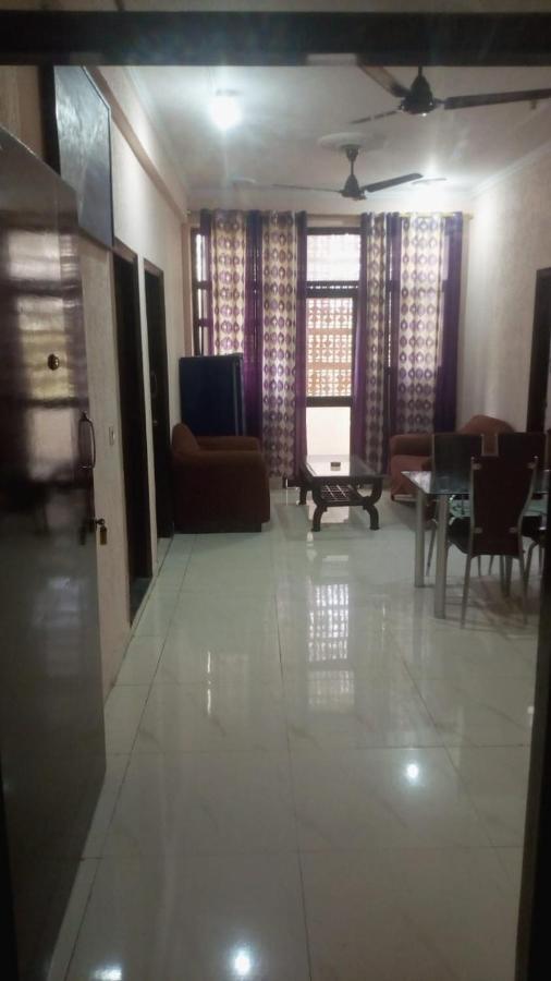 Mufis Homestay, Emerald Compound, New Palam Vihar-2 Gurgaon Dış mekan fotoğraf