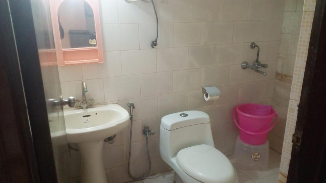 Mufis Homestay, Emerald Compound, New Palam Vihar-2 Gurgaon Dış mekan fotoğraf